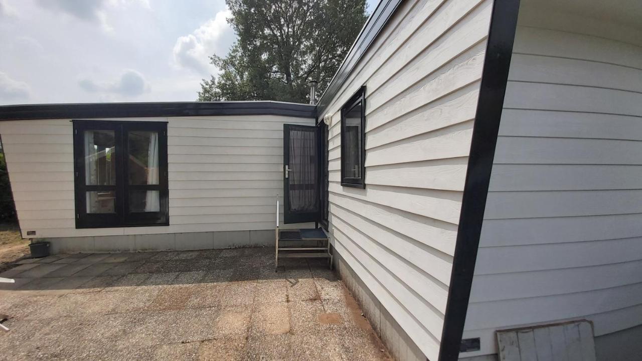 Comfortabel En Gezellig Familie Chalet Tot 6 Personen Op De Veluwe Bungalowpark De Kern Putten Exterior photo
